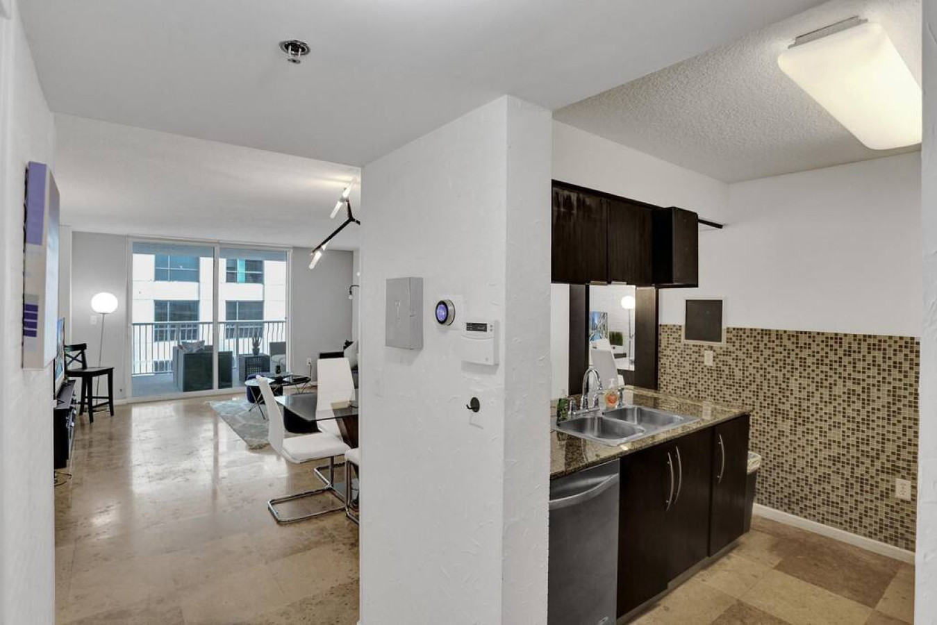 Superb Private unit Perfectly Located In Brickell