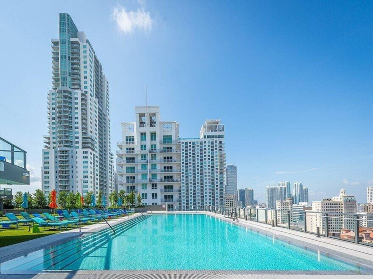 Stunning High Floor 3 Bedrooms Unit Downtown Miami