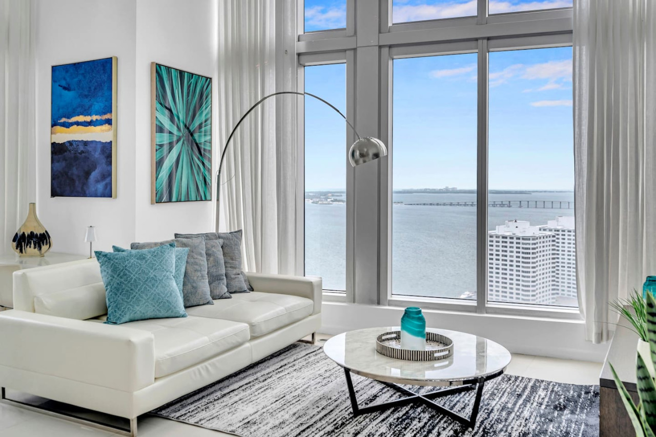 28th floor high Ceiling unit