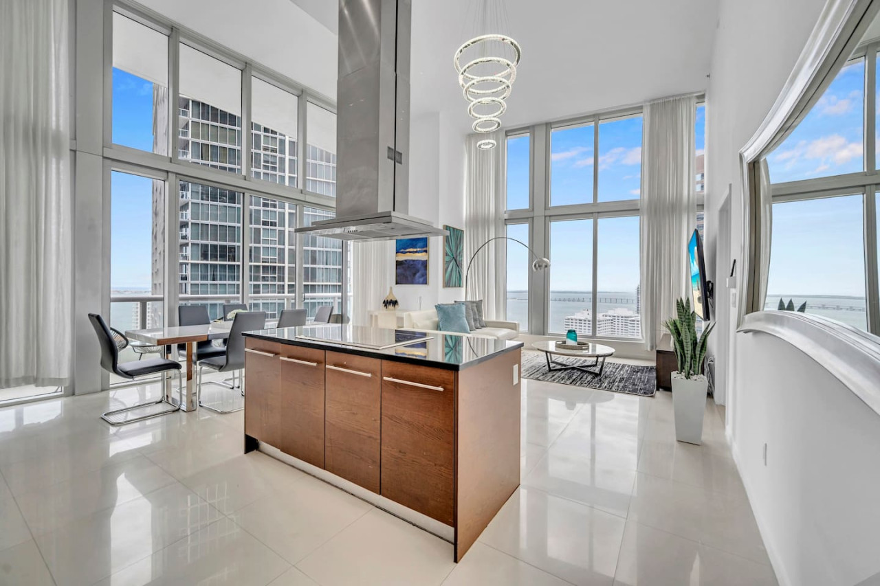 28th floor high Ceiling unit