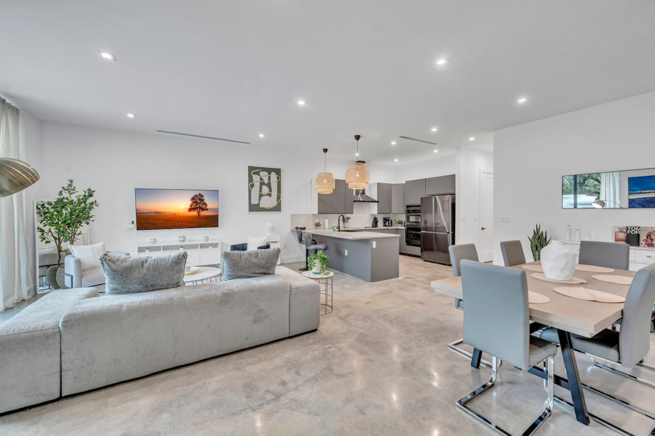 Wonderful New Tropical Pool House North Miami