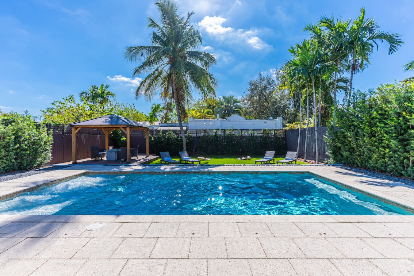 Stunning Tropical Pool House Miami Coconut Grove