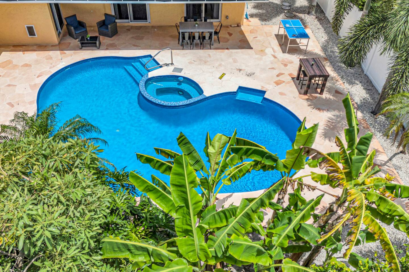 Palm Paradise Retreat -Heated Pool East Delray 4/3