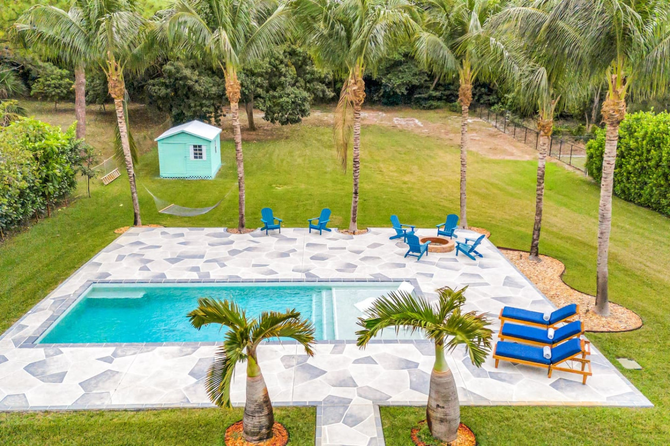 Large 4BR Estate near Beach/Heated Pool/ Sleeps 14