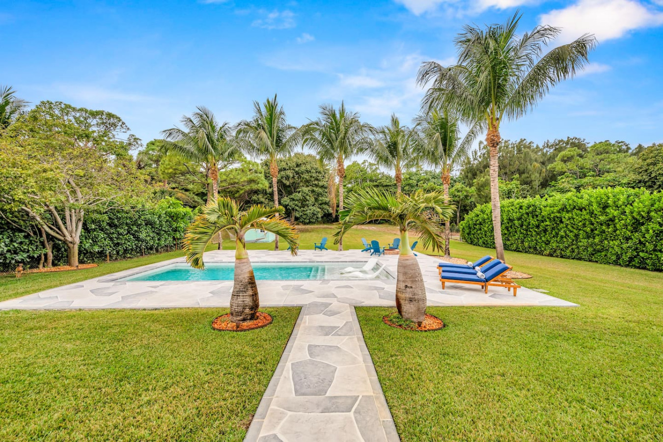 Large 4BR Estate near Beach/Heated Pool/ Sleeps 14