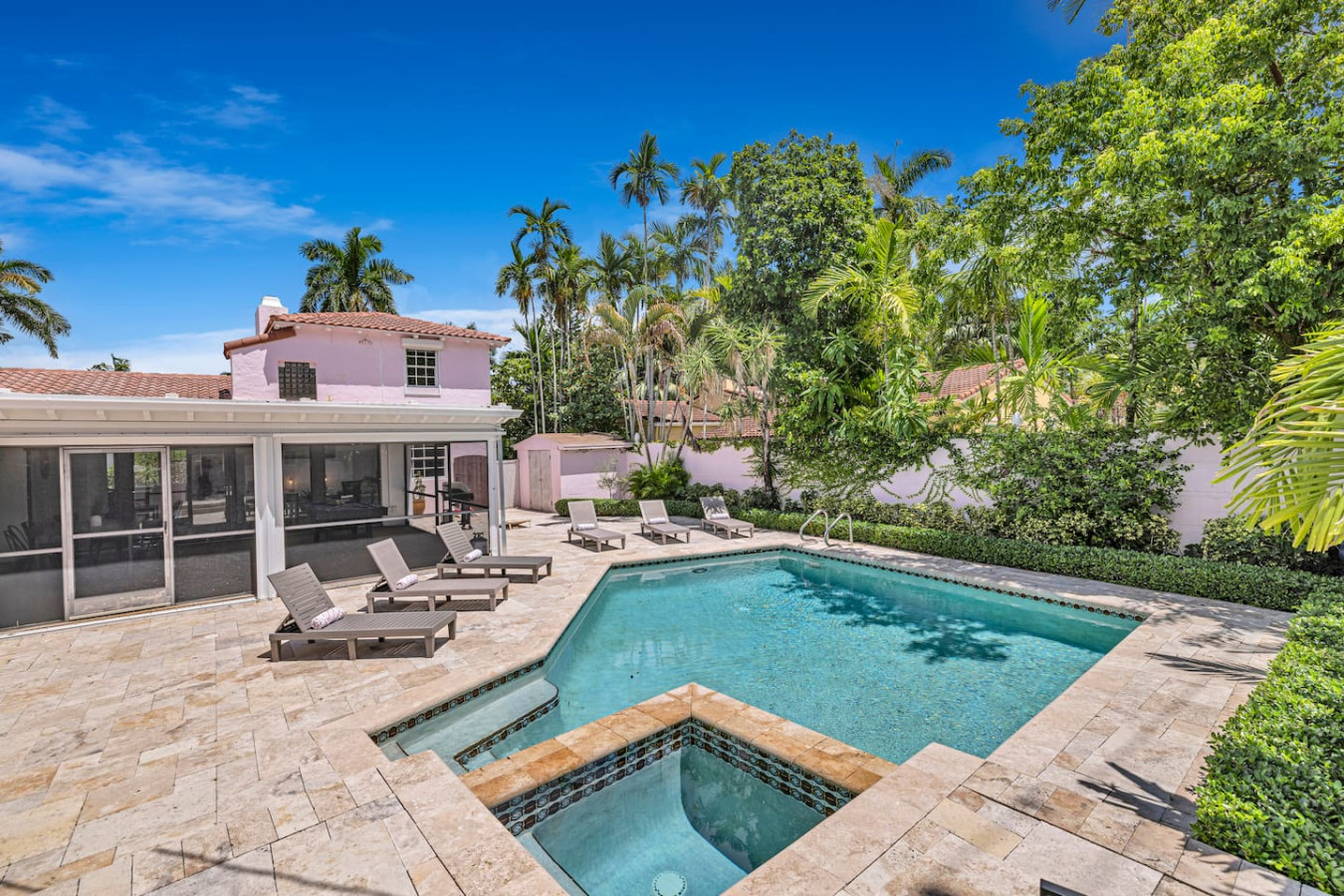 Stunning Tropical Getaway Steps To The Beach- Pool