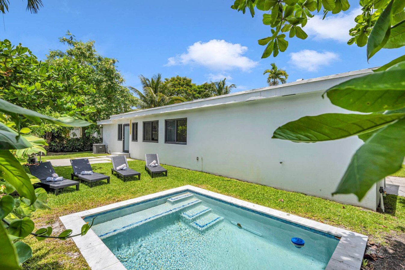 Casa Solara • Tropical Oasis With Pool. Sleeps 10