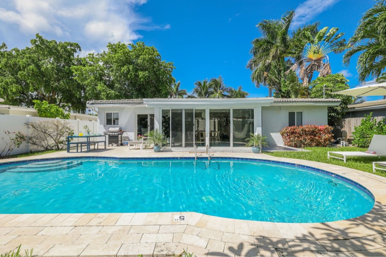 Casa Palmera · Tropical Pool House FLL - Sleeps 9