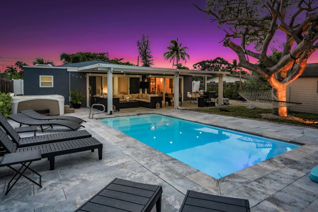 Casa Luna · Waterfront Retreat + Kayaks · Sleeps 7