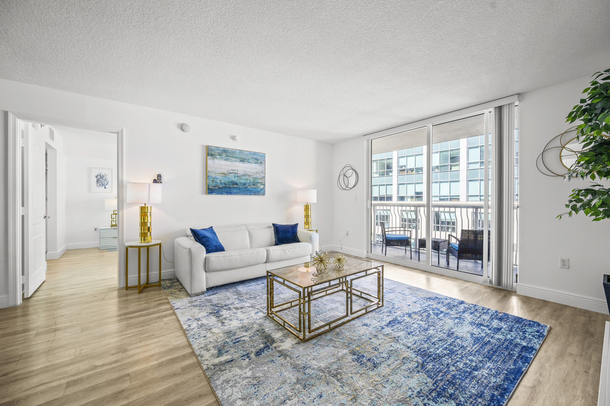 High Floor Unit Located in Brickell - Free Parking