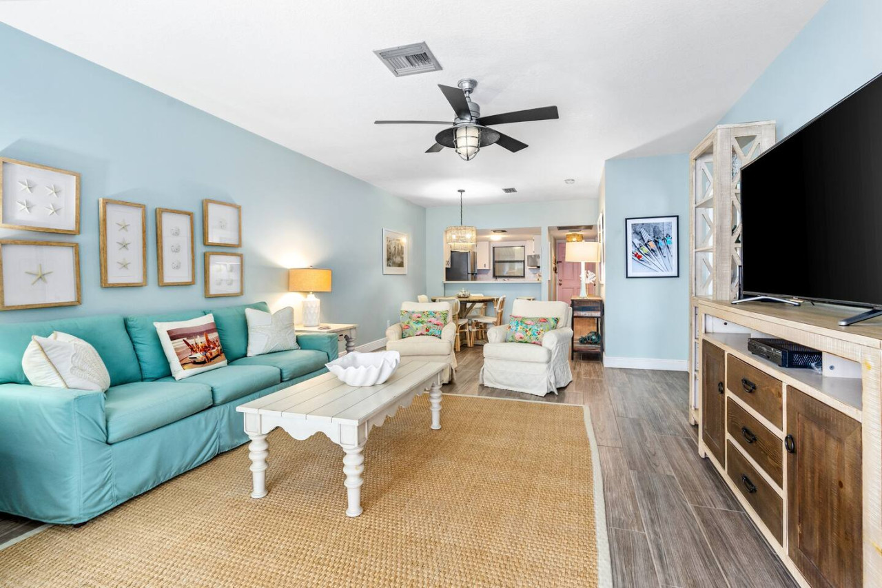 Island Time Oasis Pool Walk to Beach & Balcony 4