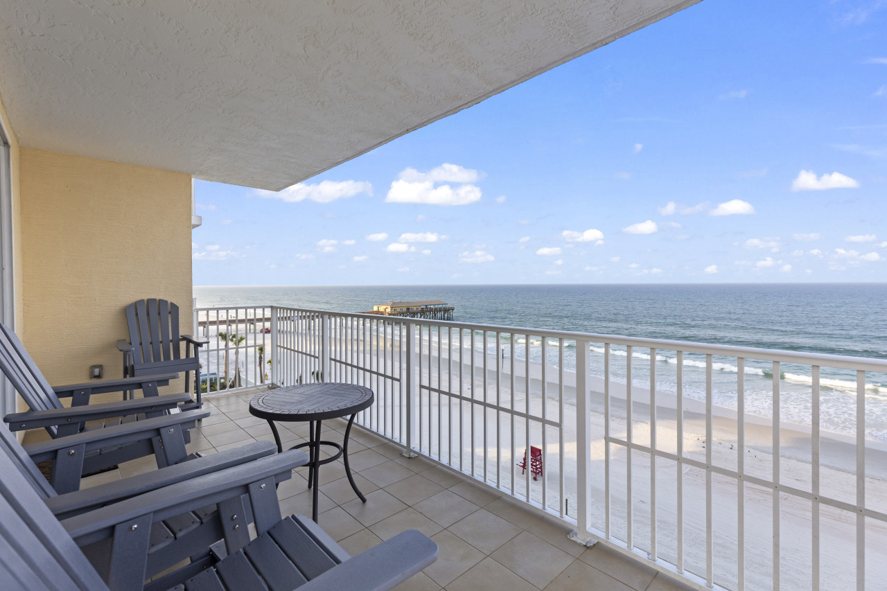 Ocean Oasis Oceanfront Pool, Balcony & Hot Tub 2