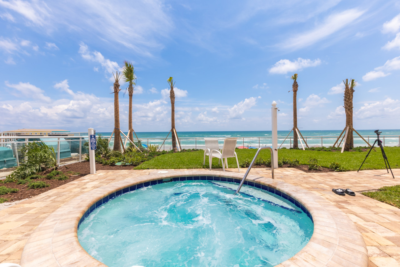 A Wave From it All Oceanfront Pool Condo 5