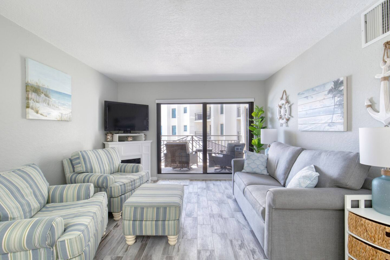 Don’t Worry, Beach Happy 4