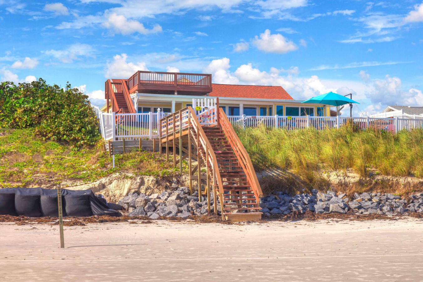 Sandbar Beachfront Estate, Pool, Hot Tub, Sleeps 26