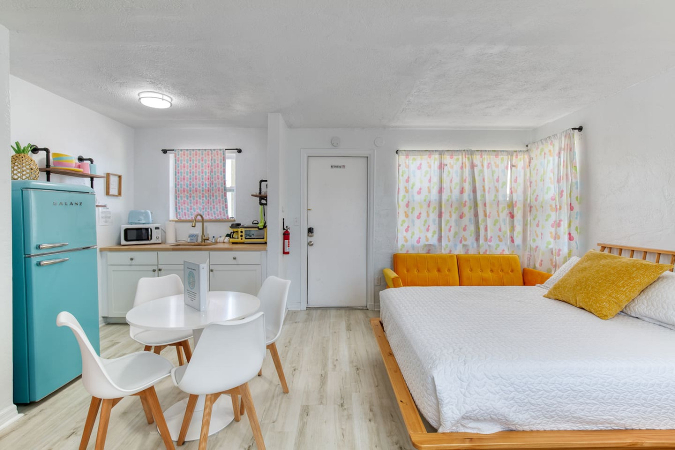 Pineapple 4 | Photo 3