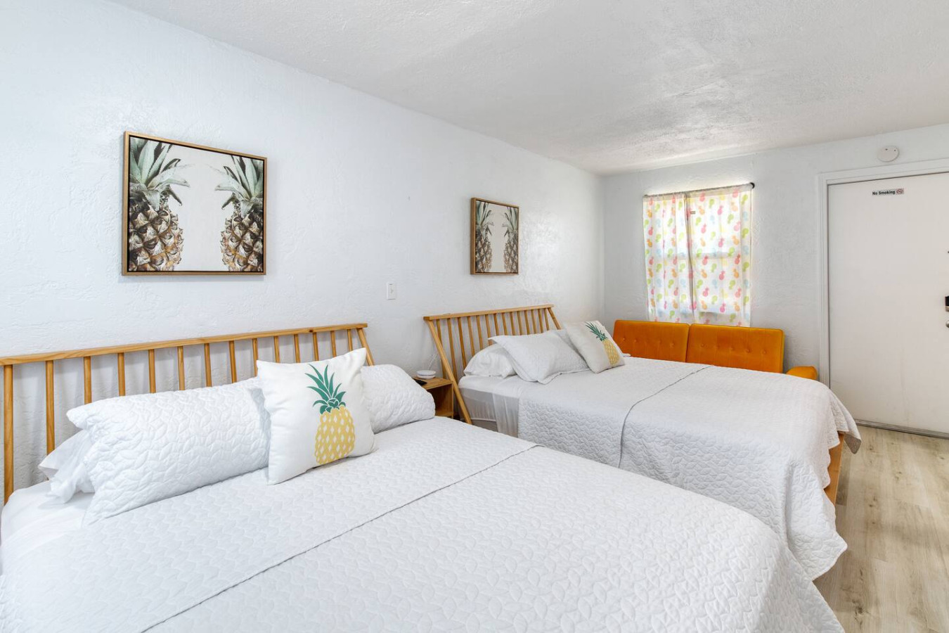 Pineapple 3 Shores Retro Inn 3 | Photo 2