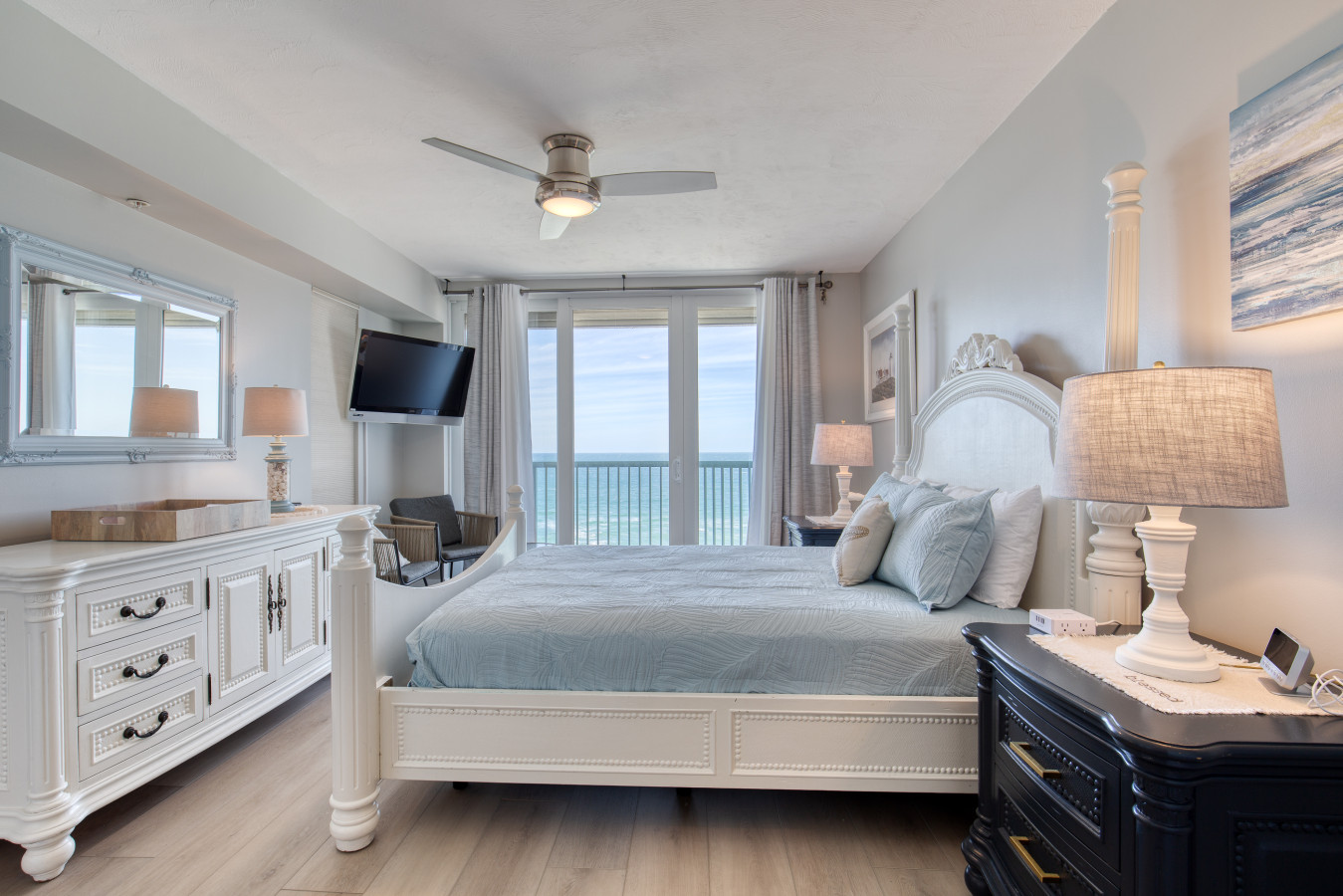 Salty Oceanfront Luxury Condo | Pools & Hot Tubs 3