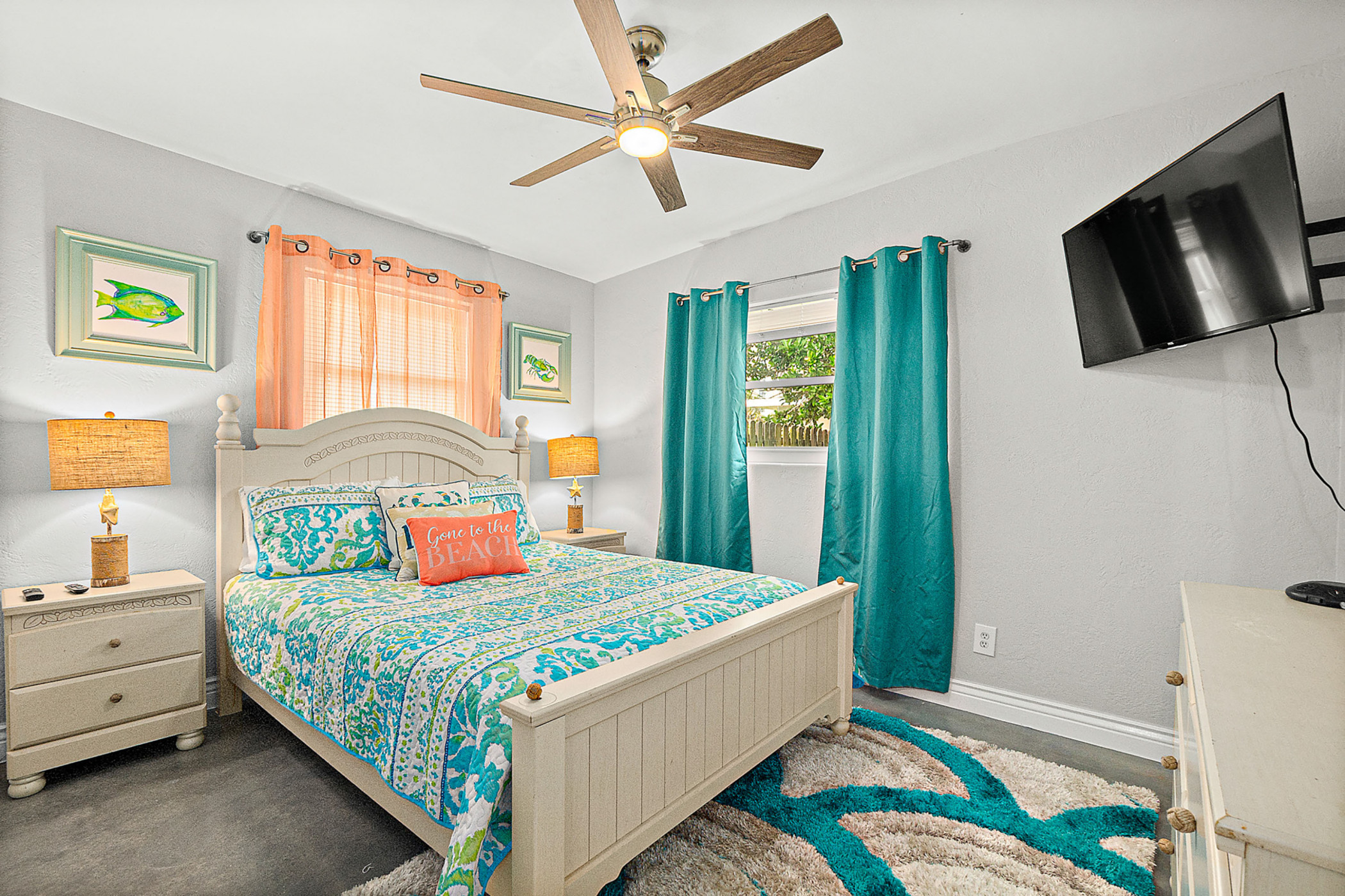 Daytona's Only Container Pool, Fire Pit, Pet-Friendly, Walk to Beach 5