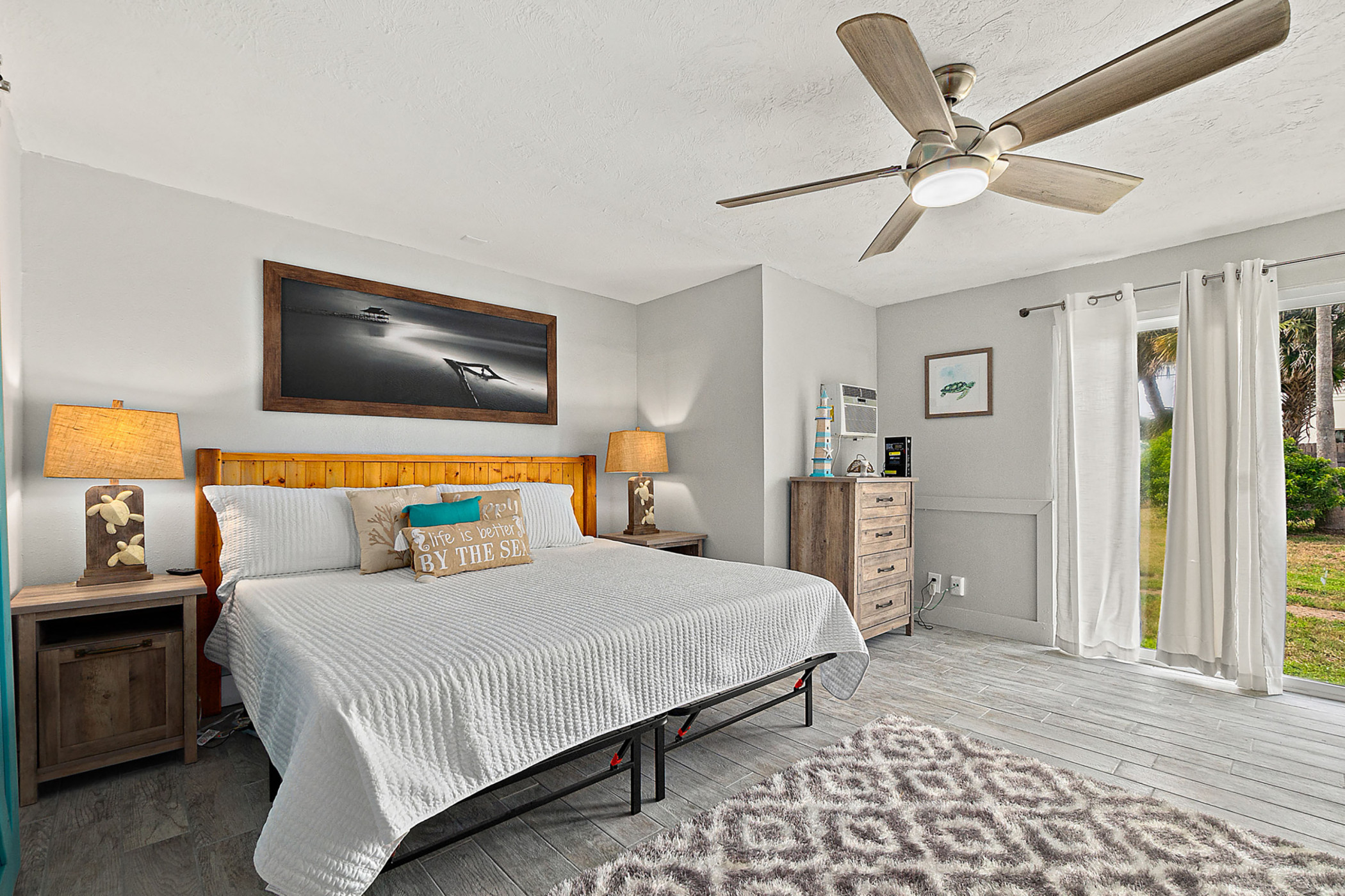 Daytona's Only Container Pool, Fire Pit, Pet-Friendly, Walk to Beach 4