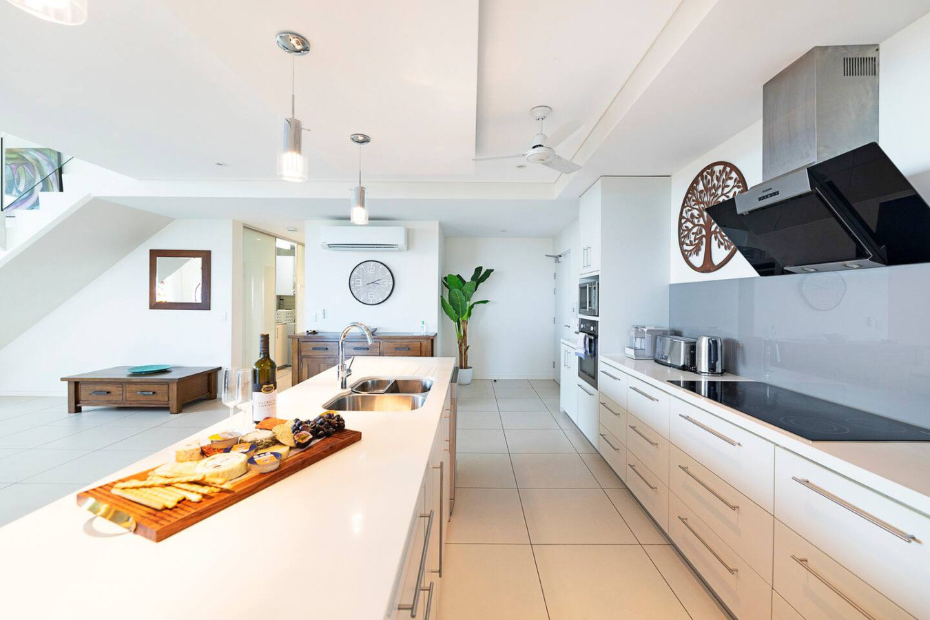 Zen Ocean View Ph ~Spacious Living~ Pool~ Parking
