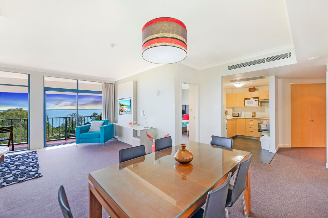 ZEN88 Esplanade: 3-BR Luxury Suite Near Waterfront - Find your sanctuary in our well-appointed unit, a haven of tranquility amidst the bustling world outside.