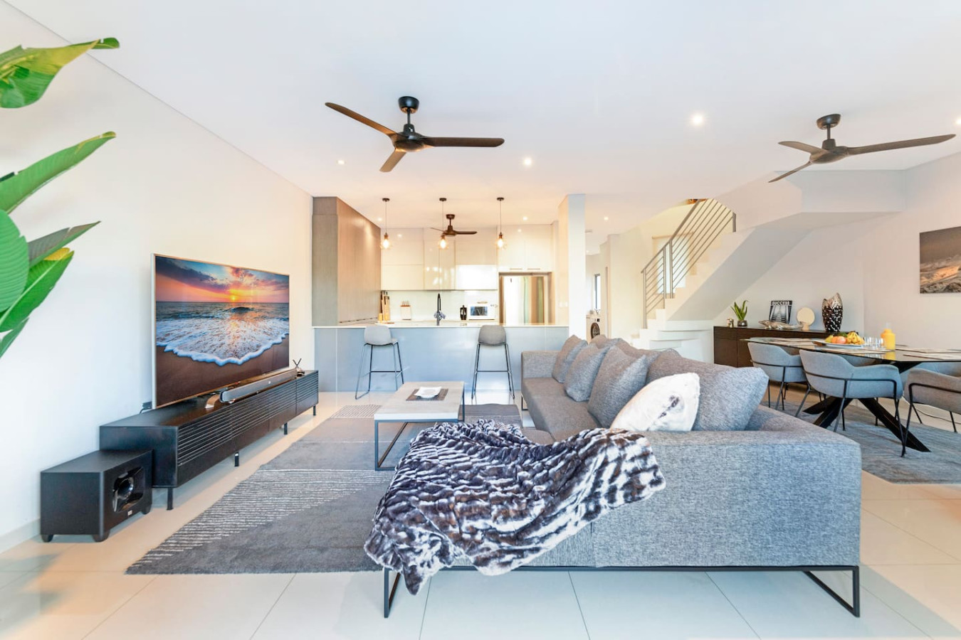 Luxurious & Cozy Retreat ~ Pool ~ Office ~ Parking