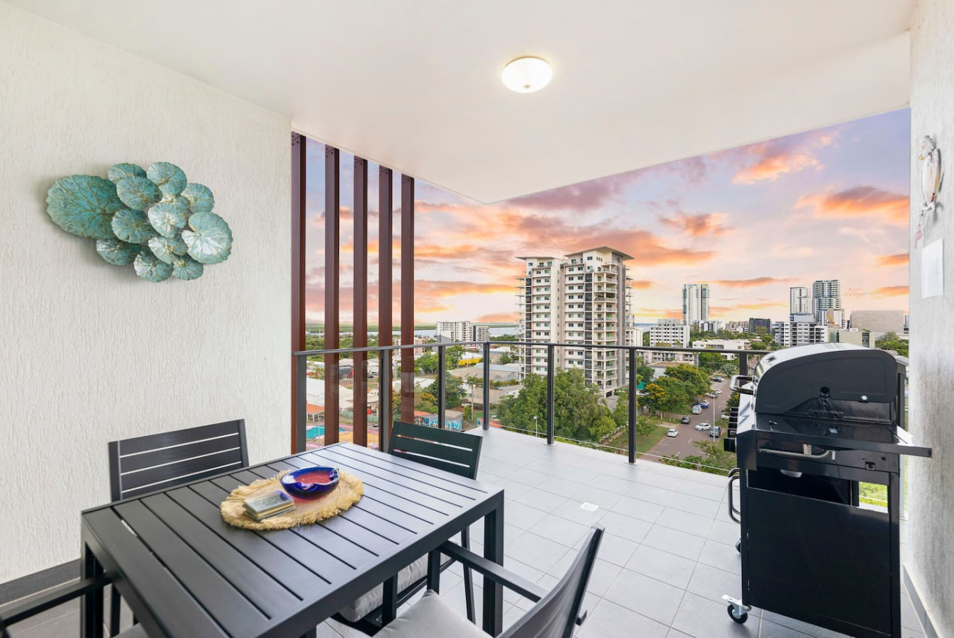 ZEN ARRAY: Cityscape Panoramas ~ Gym ~ Pool ~ BBQ