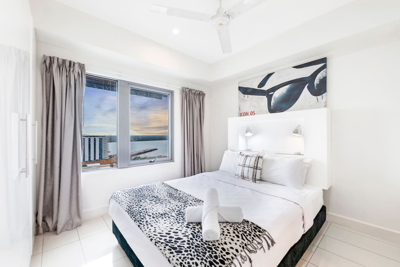Zen Ocean Meadows- Cozy 2-BR/2-BA Sea View Retreat - Second Bedroom -Wake up to breathtaking vistas in our luxurious bedroom with a view, where every morning is a masterpiece