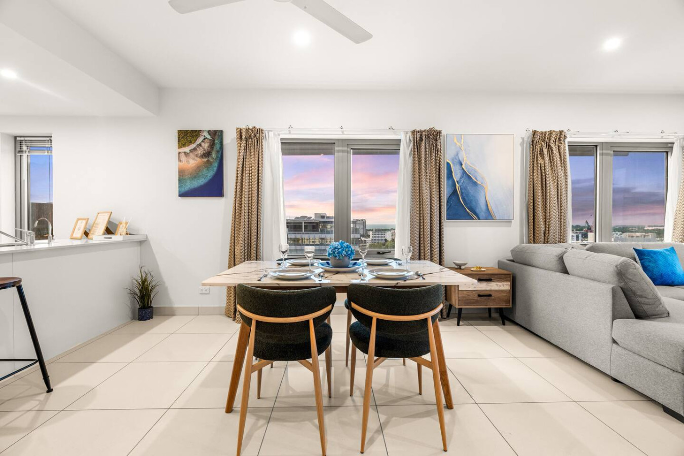 Zen Ocean Reef - Cozy 2-BR/2-BA Sea View Retreat - "Step into our cozy retreat, where every corner whispers comfort and relaxation
