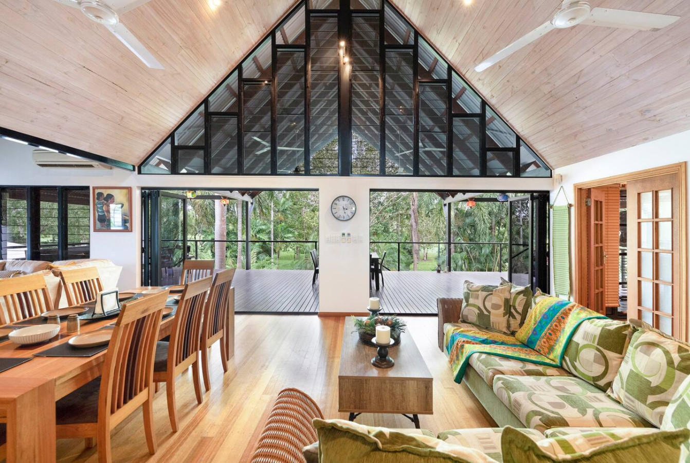 The open-concept design living area allows you to change your settings quickly without missing a moment of fun.
