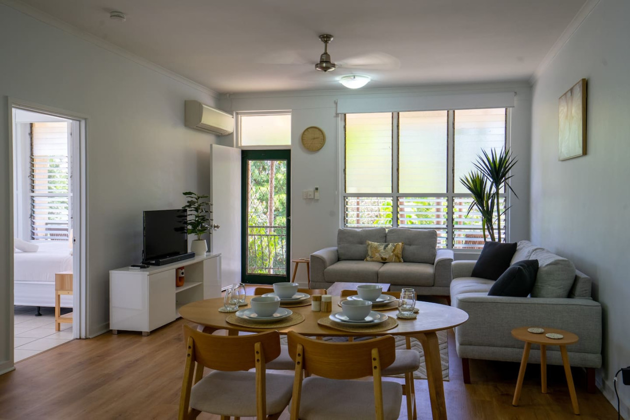 Nightcliff Retreat: Stylish 2BR Apt Near Foreshore