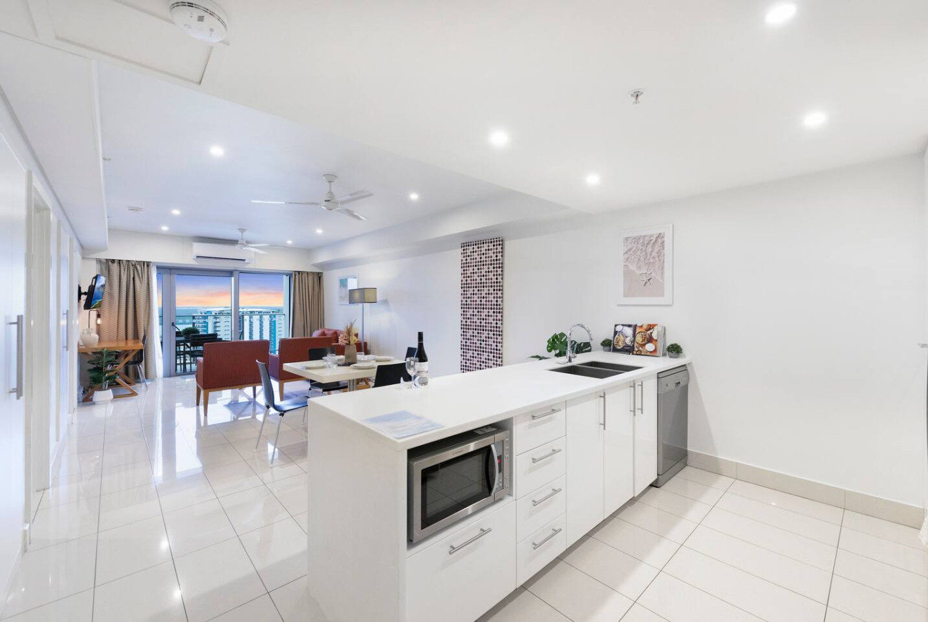 ZEN SUN CITY Cozy 2-BR/2-BA Ocean View Retreat - Welcome to our charming 2BR unit, thoughtfully designed for maximum comfort and convenience.