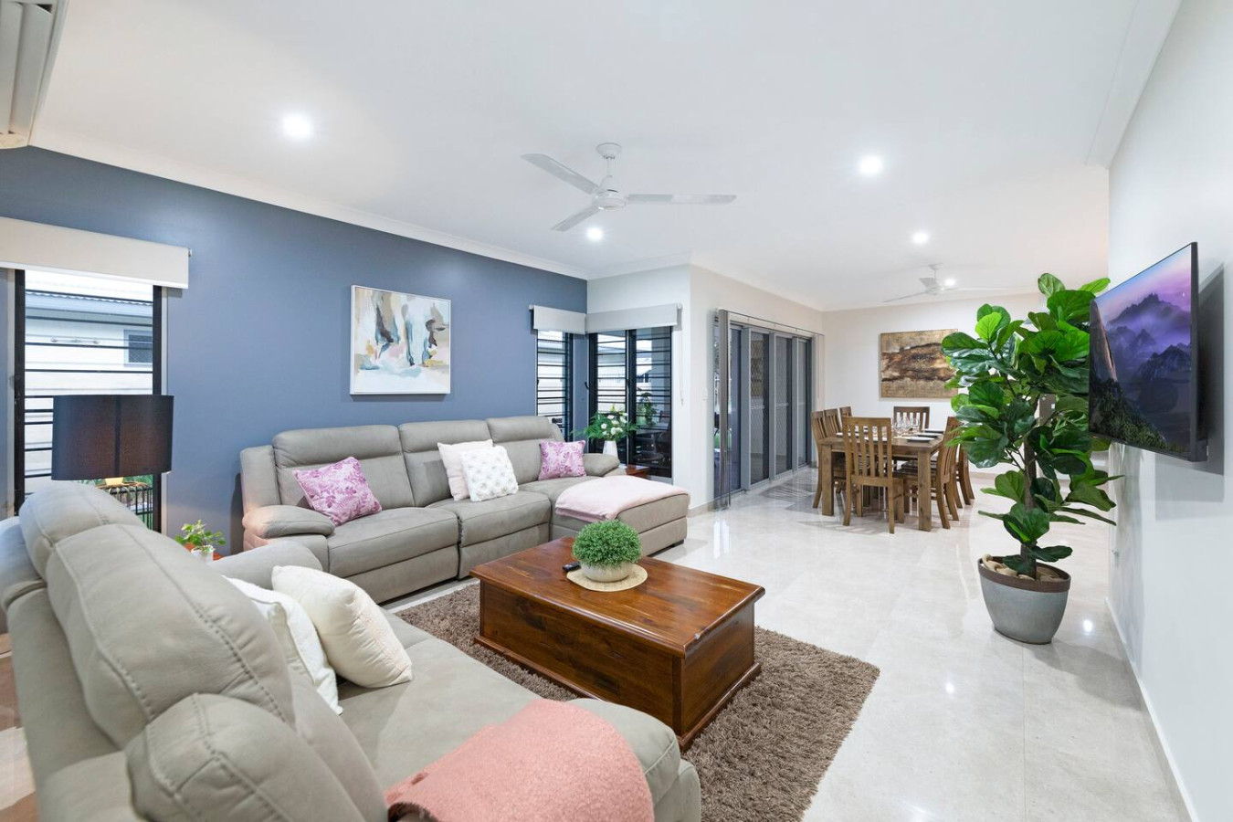 Zenhouse: 4BR Stylish Work/Family Home in Muirhead-Unwind in the spacious living area flooded with natural light and contemporary furnishings