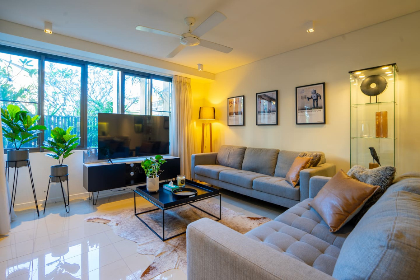 Zen Seaside 1BR Waterfront Apt - Sip a cup of coffee and sink into the comfort of our plush sofas in the living room