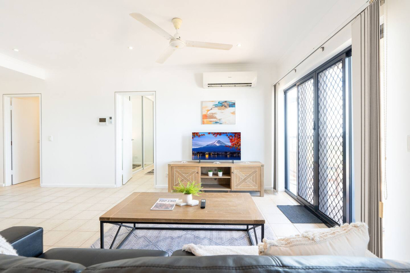 Oceanfront Gem: Pool ~ Balcony ~ Breathtaking View - Gather with loved ones in our spacious living room, complete with a smart TV and plenty of space for entertaining