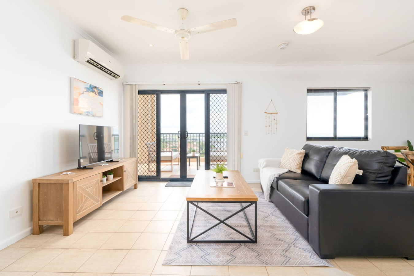 Oceanfront Gem: Pool ~ Balcony ~ Breathtaking View - Relax in our elegantly designed living room, where comfort meets style, perfect for unwinding after a day of adventure.