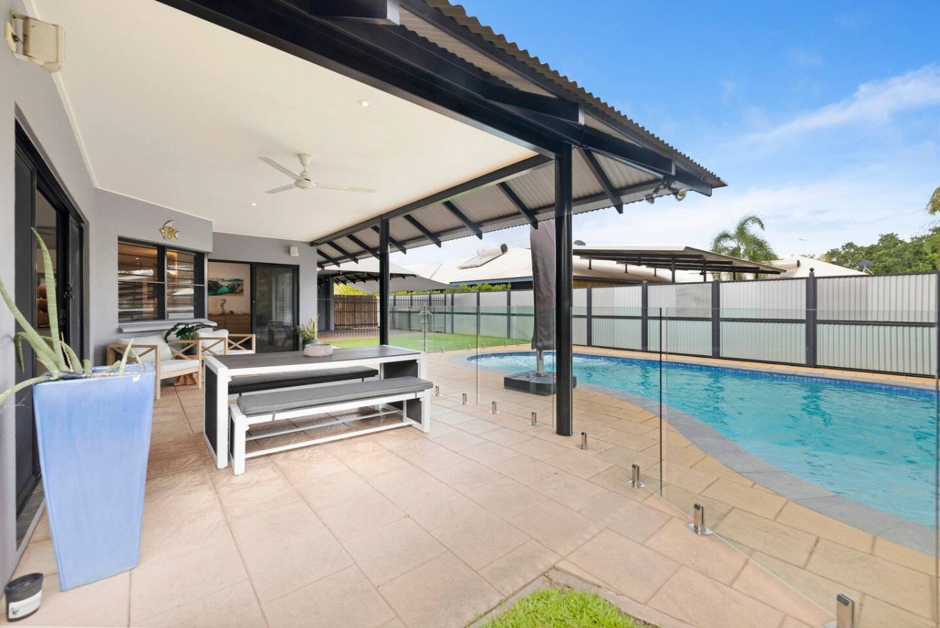 Zenhouse: Cityside Family House ~ Pool ~ Markets