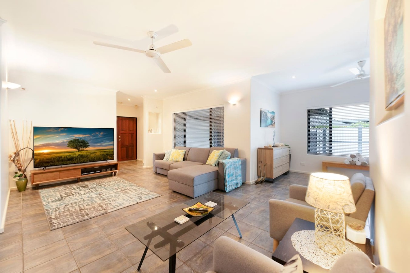 Zenhouse: Cityside Family House ~ Pool ~ Markets