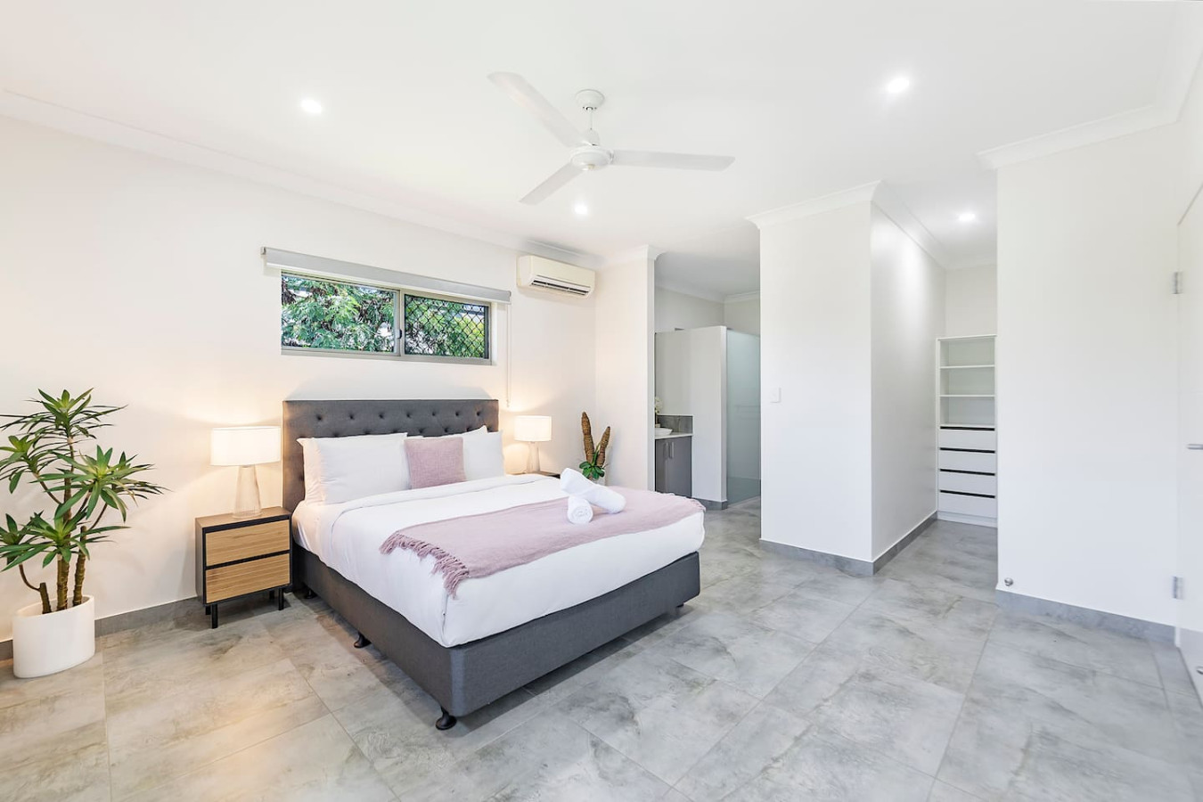 Zenhouse Harmony: Modern Home ~ Near CDU/Hospital