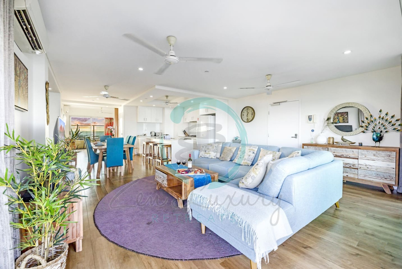 The LAVA LOUNGE PANORAMIC Rooftop Holiday Retreat