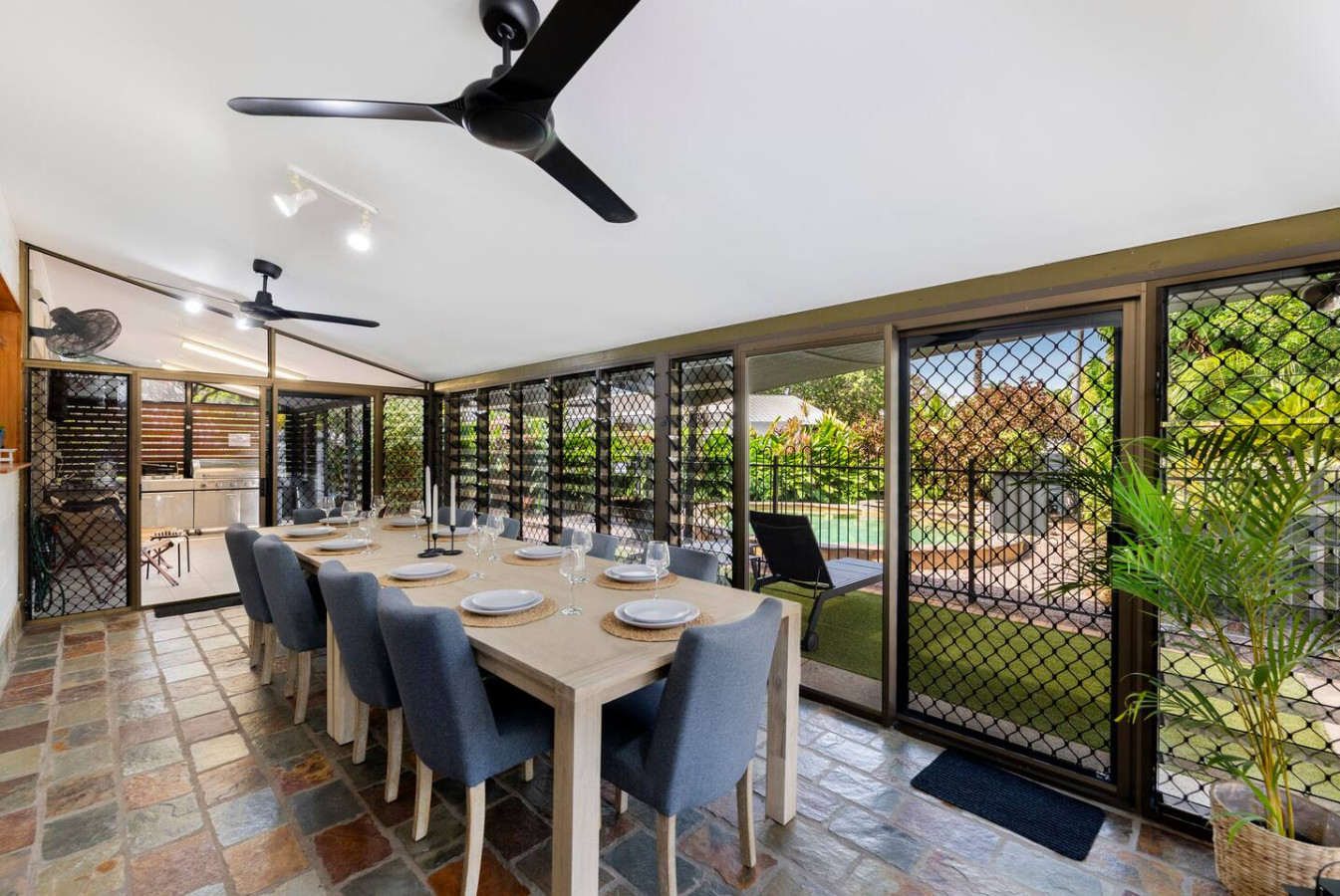 Nature's Nest: Pool ~ SPA ~ Outdoor Kitchen/Dining