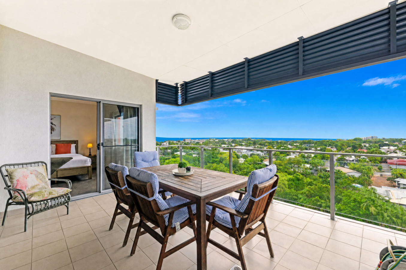 Zen Coastline: pool - balcony dining - seaview