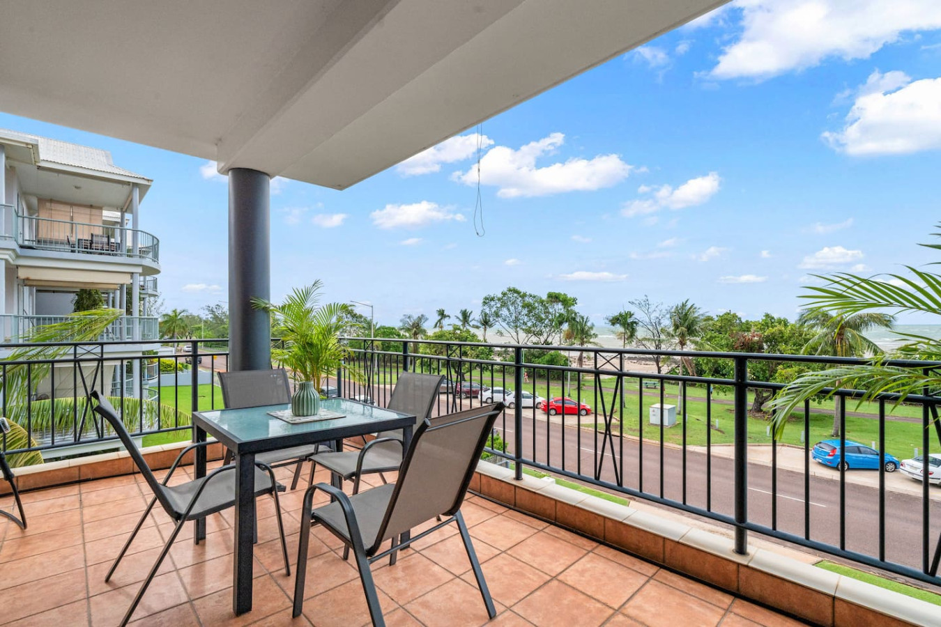 Zen Emerald Shore: seaview - balcony - sunset view