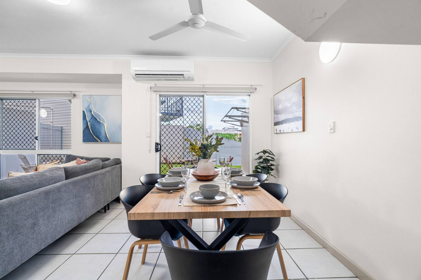Zen Dockside Point: Marina view - Patio - Parking