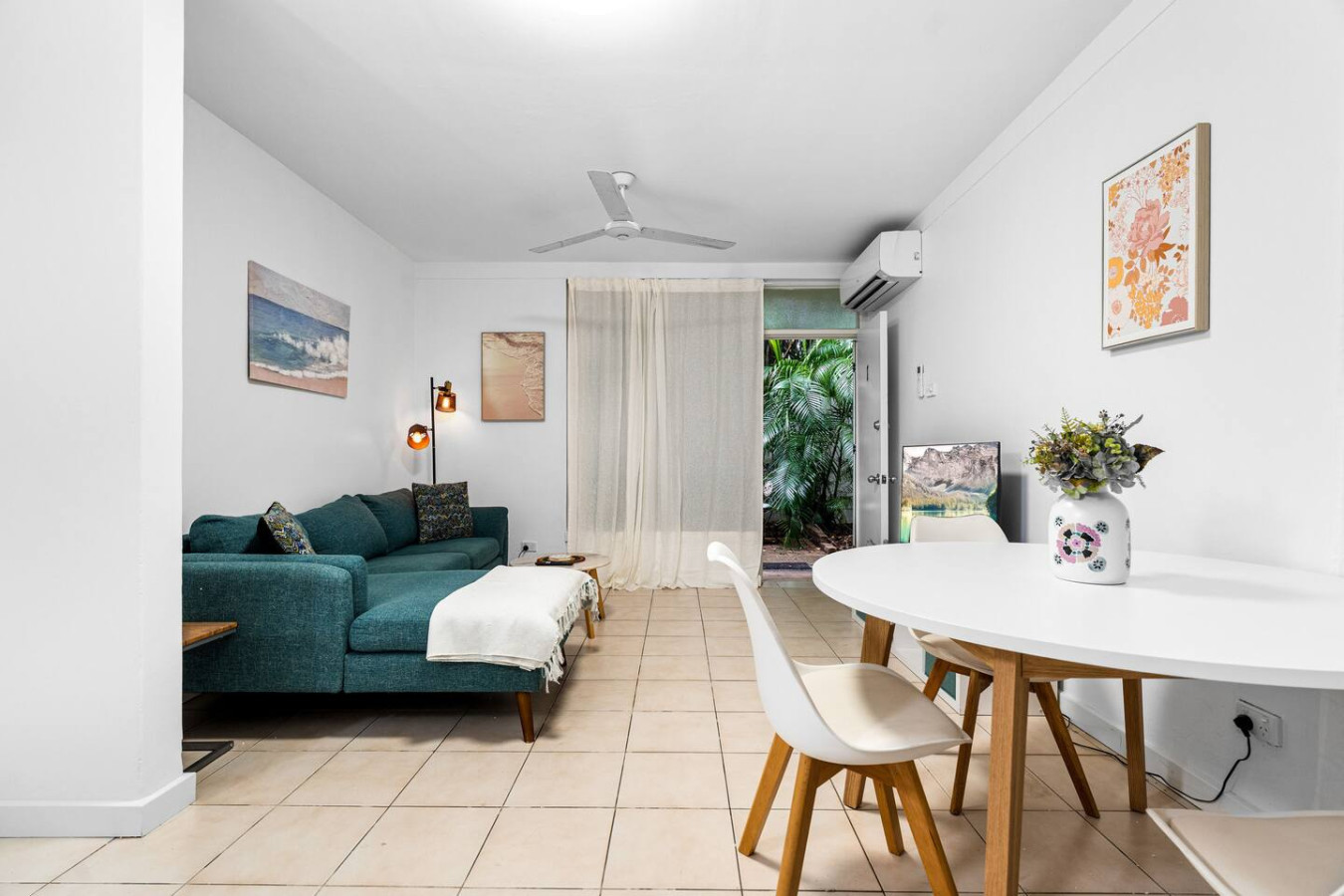 Zen Bamboo: cozy - modern - central