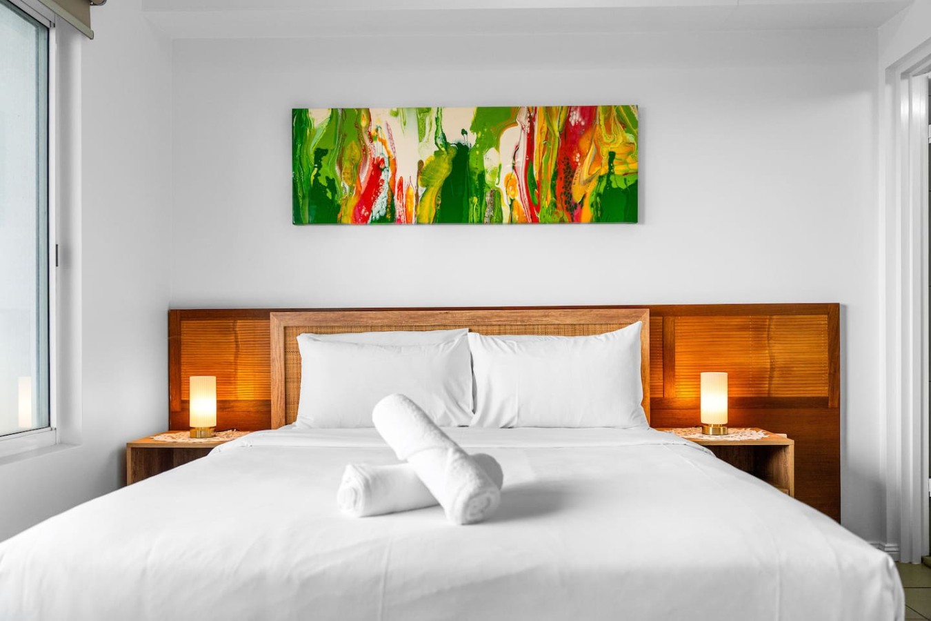 Zen Marina Rm: bayview - shared pool - central