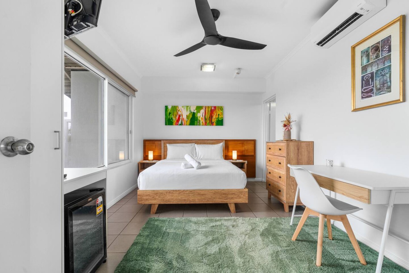 Zen Marina Rm: bayview - shared pool - central