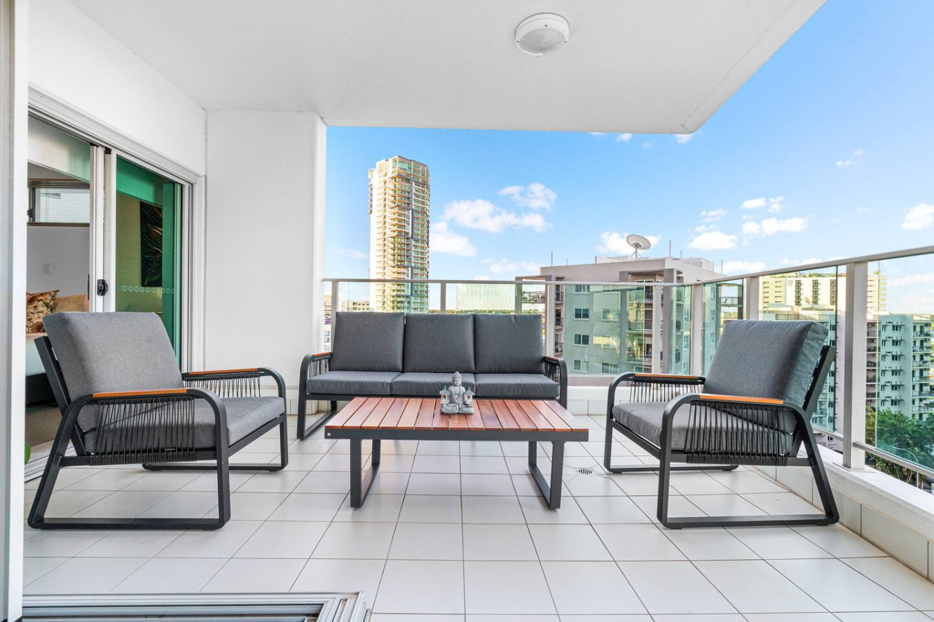 Zen Crystal Tide: Balcony - Pool - Gym - Seaview