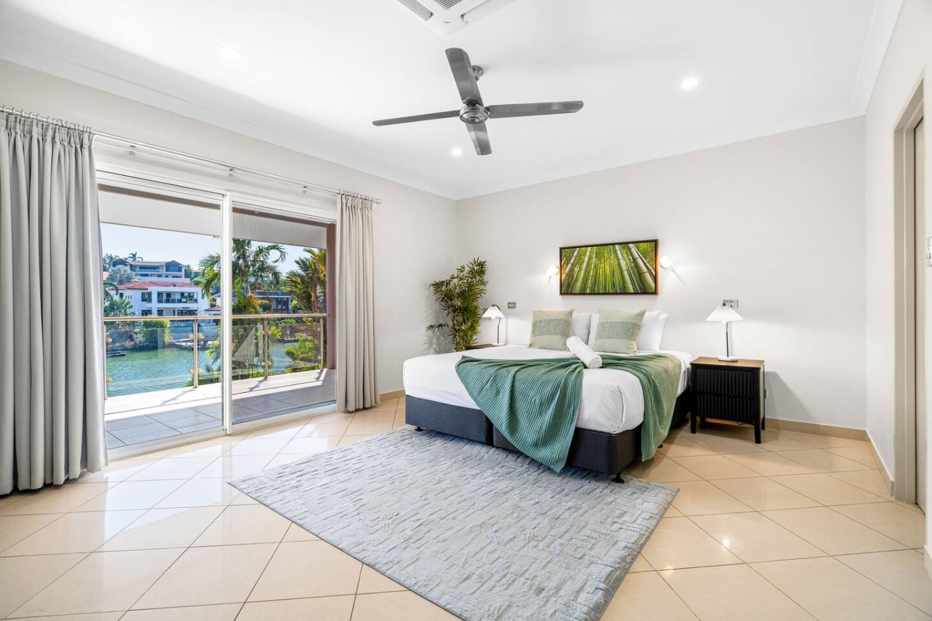 ZenLux Rosewater: Pool ~ Marina Deck ~ Bayview Pad